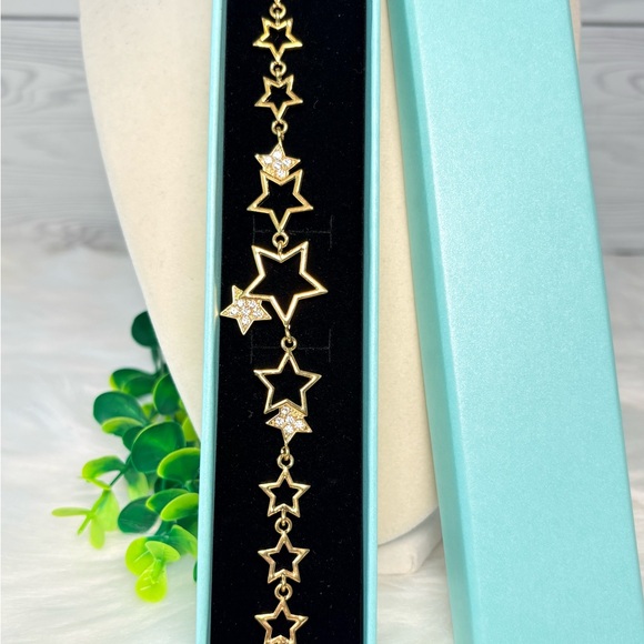 Star Cluster Bracelet with Crystal Accents - Picture 3 of 7